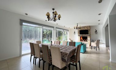 Casa en  Venta en Villa Robles