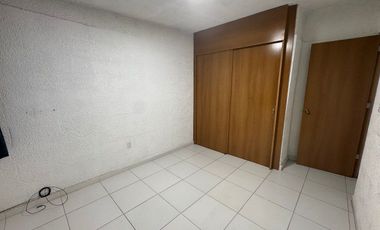 Casa de 100 m² con 3 recámaras, en renta en Viveros del Valle, Tlalnepantla