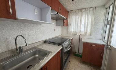 Casa de 100 m² con 3 recámaras, en renta en Viveros del Valle, Tlalnepantla