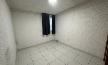 Casa de 100 m² con 3 recámaras, en renta en Viveros del Valle, Tlalnepantla