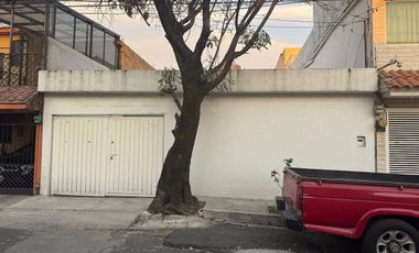 Casa de 100 m² con 3 recámaras, en renta en Viveros del Valle, Tlalnepantla