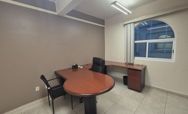 Excepcional Casa Habitación Adaptada para Oficinas en Venta