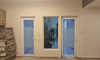 Excepcional Casa Habitación Adaptada para Oficinas en Venta
