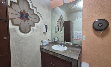 Excepcional Casa Habitación Adaptada para Oficinas en Venta