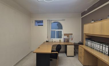 Excepcional Casa Habitación Adaptada para Oficinas en Venta
