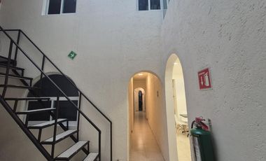 Excepcional Casa Habitación Adaptada para Oficinas en Venta