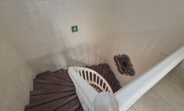 Excepcional Casa Habitación Adaptada para Oficinas en Venta