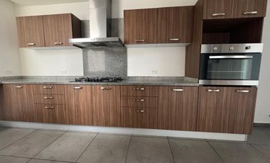 DEPARTAMENTO EN RENTA EN BOSQUE REAL