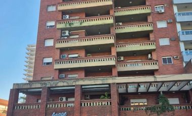Departamento en venta. Frente a Plaza 25 de mayo