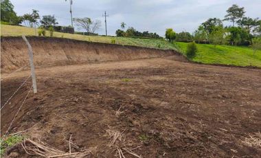 Vendo o permuto Lote con escritura propia e Independiente en Pereira