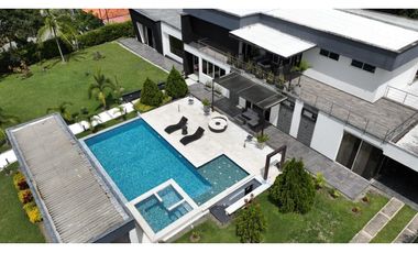 Casa campestre amoblada en arriendo sector Aeropuerto