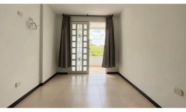 Casa remodelada de dos pisos en venta | Plaza Campestre - Palmira