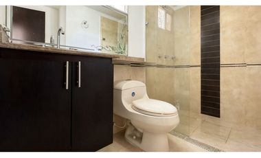 Casa remodelada de dos pisos en venta | Plaza Campestre - Palmira