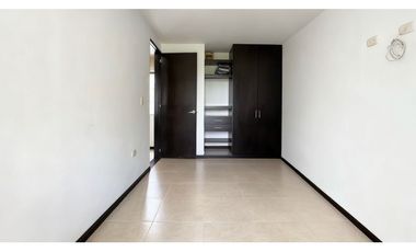 Casa remodelada de dos pisos en venta | Plaza Campestre - Palmira