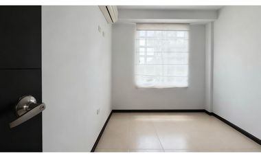 Casa remodelada de dos pisos en venta | Plaza Campestre - Palmira