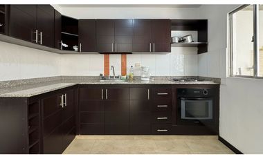 Casa remodelada de dos pisos en venta | Plaza Campestre - Palmira