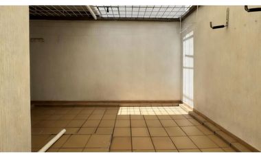 Casa remodelada de dos pisos en venta | Plaza Campestre - Palmira