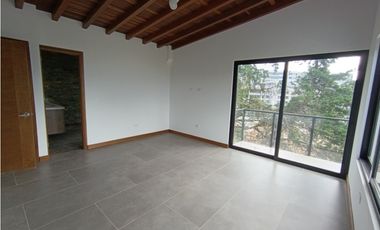 Arriendo finca nueva en parcelación en La Ceja