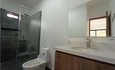 Arriendo finca nueva en parcelación en La Ceja
