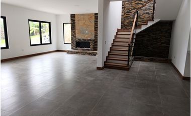 Arriendo finca nueva en parcelación en La Ceja
