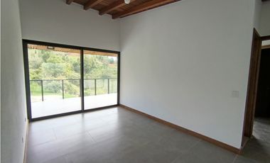 Arriendo finca nueva en parcelación en La Ceja