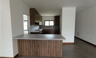 Arriendo finca nueva en parcelación en La Ceja