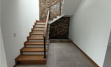 Arriendo finca nueva en parcelación en La Ceja