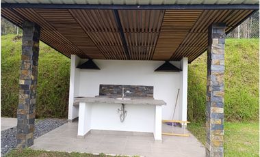 Arriendo finca nueva en parcelación en La Ceja