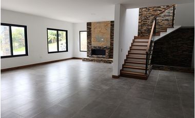 Arriendo finca nueva en parcelación en La Ceja