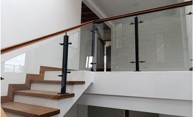 Arriendo finca nueva en parcelación en La Ceja
