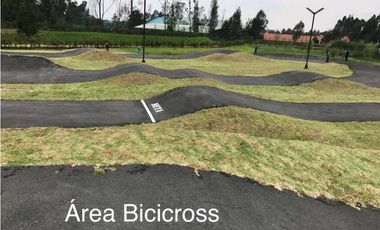 ARRIENDO CASA CLUB HOUSE PALO DE AGUA EN COTA.