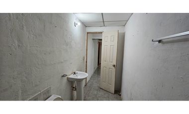 Se vende propiedad con 2 casas independientes // san miguelito YD