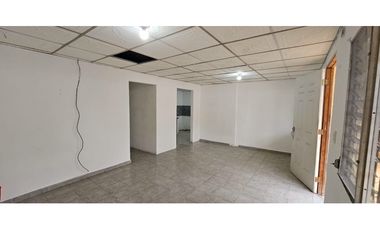 Se vende propiedad con 2 casas independientes // san miguelito YD