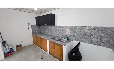 Se vende propiedad con 2 casas independientes // san miguelito YD