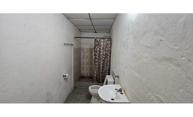 Se vende propiedad con 2 casas independientes // san miguelito YD