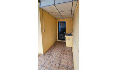 Se vende propiedad con 2 casas independientes // san miguelito YD