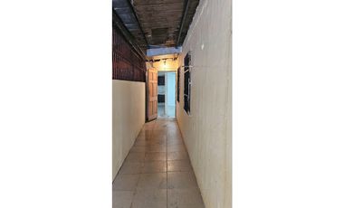 Se vende propiedad con 2 casas independientes // san miguelito YD