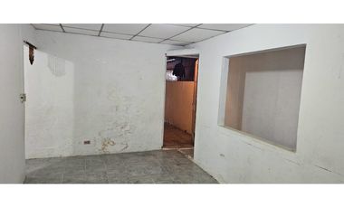 Se vende propiedad con 2 casas independientes // san miguelito YD
