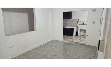 Se vende propiedad con 2 casas independientes // san miguelito YD