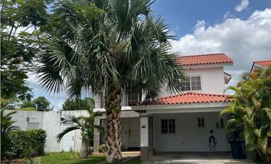 VENTA CASA QUINTAS DE VERSALLES