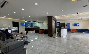 Se alquila local comercial en Vía España (Parque Lefevre)