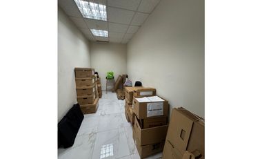 Se alquila local comercial en Vía España (Parque Lefevre)
