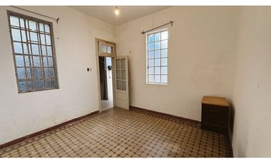 Venta Casa 2 dormis con cochera calle Alem a Reciclar