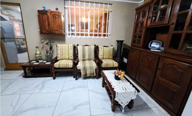 Venta casa 3 dormitorios 3 cocheras zona Fuerza Aerea