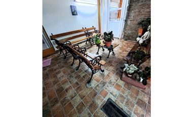 Venta casa 3 dormitorios 3 cocheras zona Fuerza Aerea