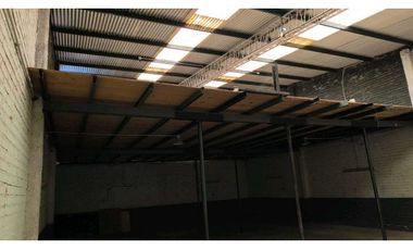 Alquiler de depósito 220M2 San Martín 353 Tunuyá.Ideal logística