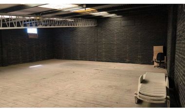 Alquiler de depósito 220M2 San Martín 353 Tunuyá.Ideal logística