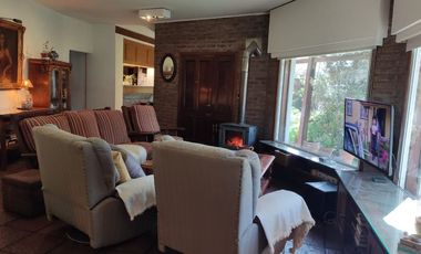 Casa en alquiler en Parque Leloir