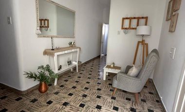 Casa en venta tres dormitorios c/ cochera en La Plata