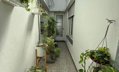 Casa en venta tres dormitorios c/ cochera en La Plata